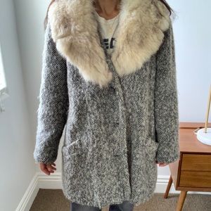 Vintage 1960’s wool coat w/coyote fur collar